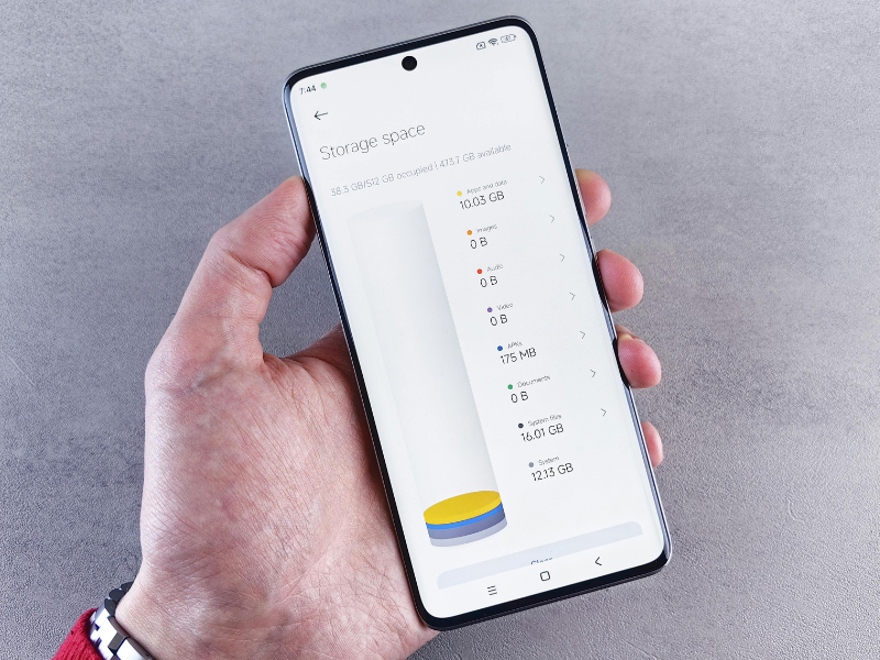 Freeing storage to fix apps not opening on Android